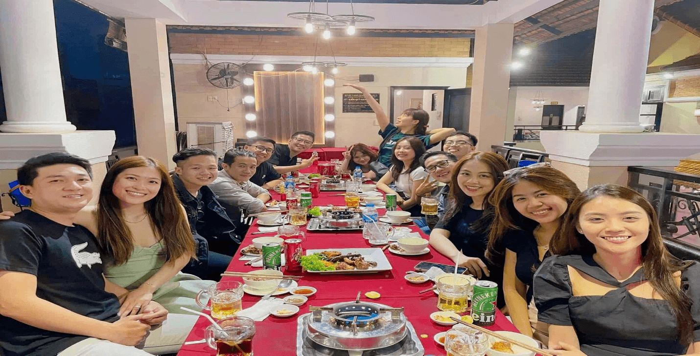 Liên hoan tổng kết hàng tháng