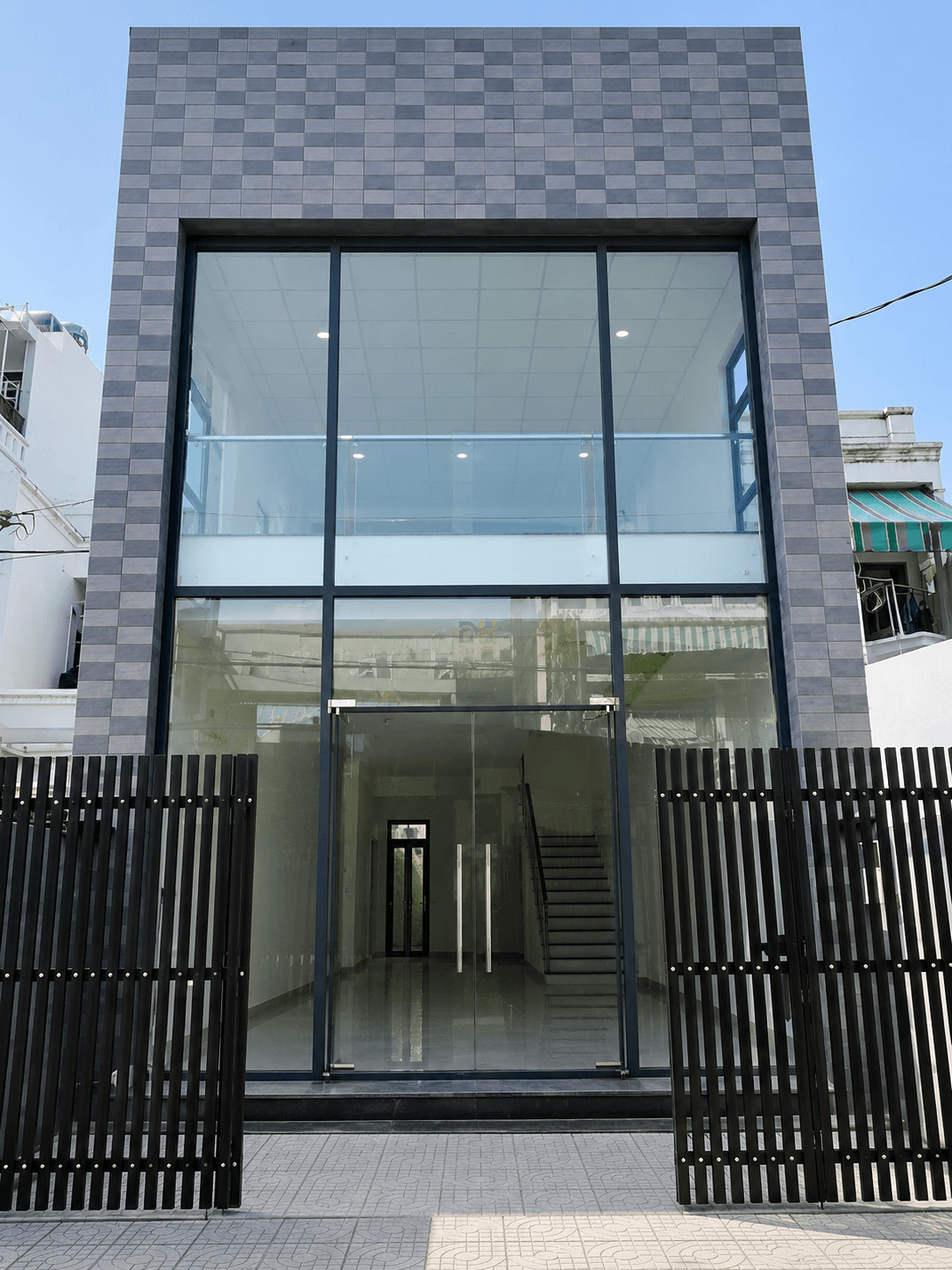 Cho thuê nhà đường Xóm Chiếu, P.15, Quận 4