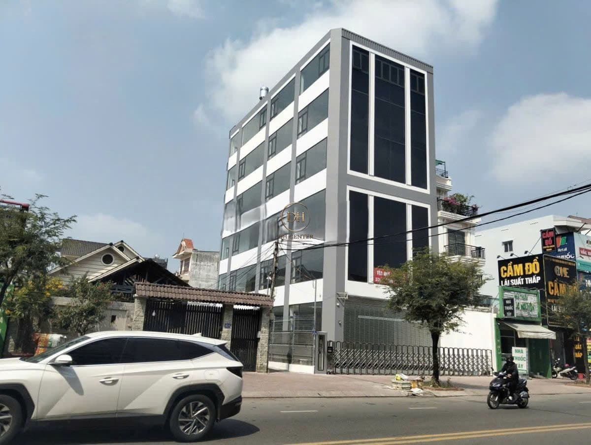 Cho thuê tòa nhà góc 2MT Cách Mạng Tháng 8 - Q3