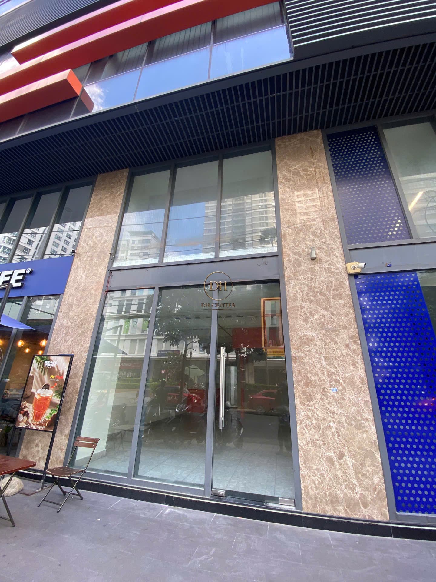 Cho thuê MB shophouse Hồng Hà (Phường 9, Quận Phú Nhuận) - tòa nhà L'Mak