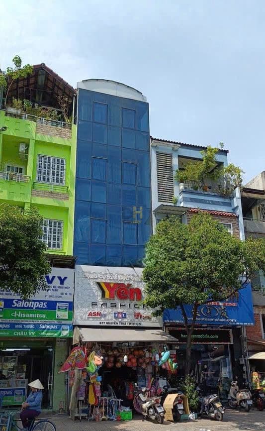 Cho thuê nhà mặt tiền Nguyễn Trãi, Phường 11, Quận 5
