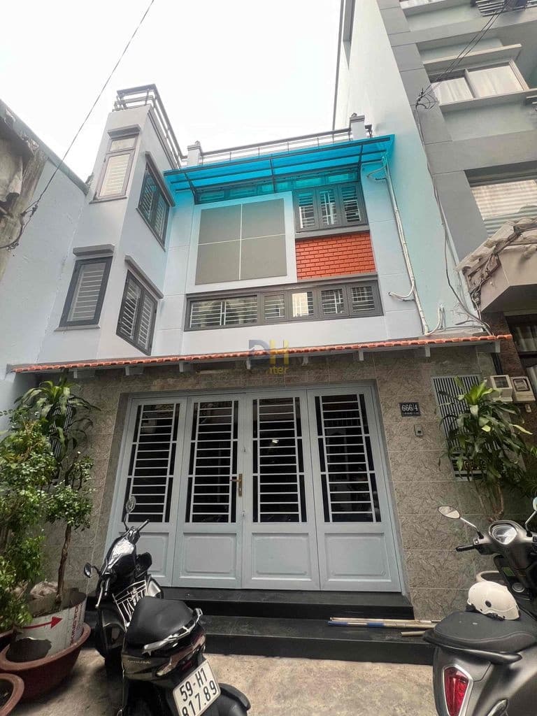 Cho thuê nhà đường Võ Văn Kiệt, Phường 1, Quận 5