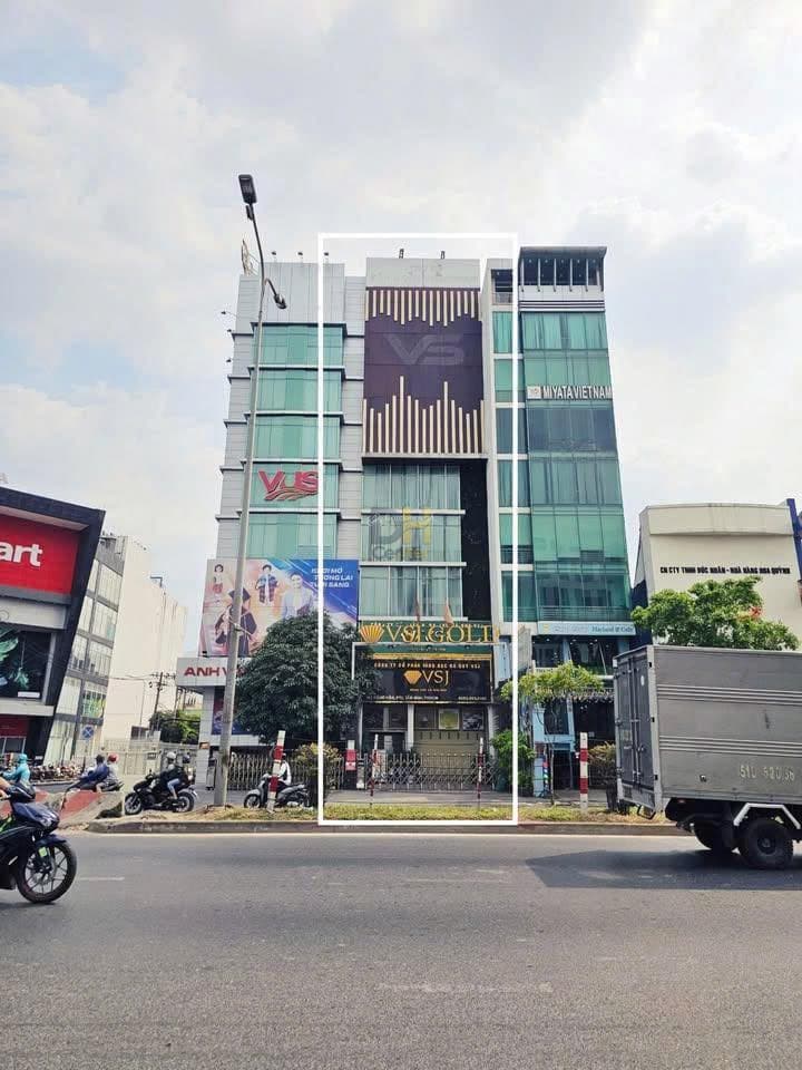 Tòa nhà Cộng Hoà, Phường 4, Quận Tân Bình.
