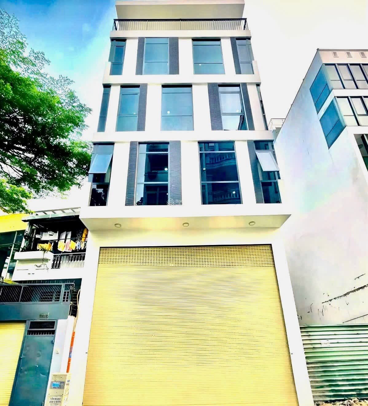 Cho thuê nhà 2MT đường Khánh Hội, Phường 6, Quận 4